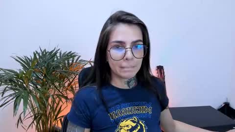 Snapshot of meurief chatting on 02-27-25, 06:42 Meurif online show from 02-27-25, 06:42