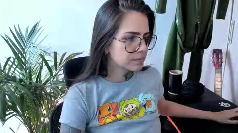 Snapshot of meurief chatting on 09-21-25, 03:46 Meurif online show from 09-21-25, 03:46