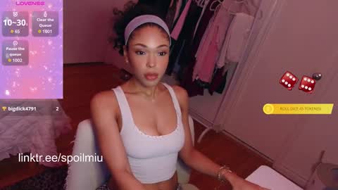 Snapshot of mew2wo chatting on 11-24-25, 07:19 mew2wo online show from 11-24-25, 07:19