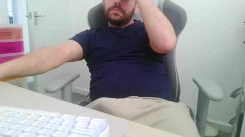 Snapshot of mg_of chatting on 11-28-25, 10:29 mg-of online show from 11-28-25, 10:29