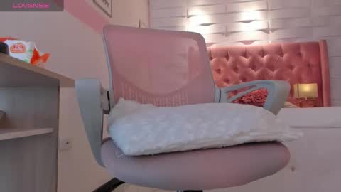 Snapshot of mhellissaw chatting on 02-28-25, 07:37 melissa online show from 02-28-25, 07:37