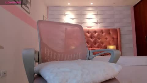 Snapshot of mhellissaw chatting on 03-02-25, 05:33 melissa online show from 03-02-25, 05:33