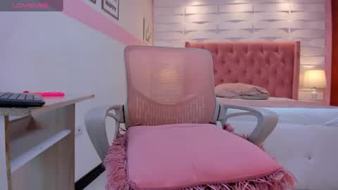 Snapshot of mhellissaw chatting on 09-20-25, 11:44 melissa online show from 09-20-25, 11:44