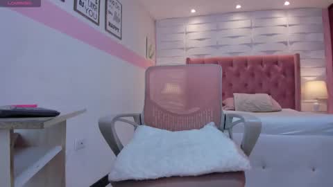 Snapshot of mhellissaw chatting on 10-11-25, 10:03 melissa online show from 10-11-25, 10:03