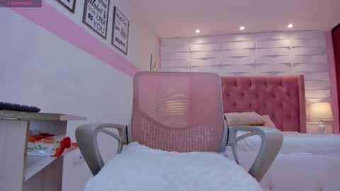 Snapshot of mhellissaw chatting on 10-12-25, 10:25 melissa online show from 10-12-25, 10:25