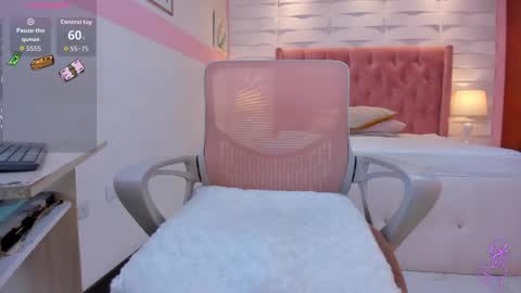 Snapshot of mhellissaw chatting on 11-14-25, 10:14 melissa online show from 11-14-25, 10:14