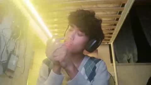 Snapshot of mhhhniceass chatting on 01-12-26, 03:56 hyde online show from 01-12-26, 03:56
