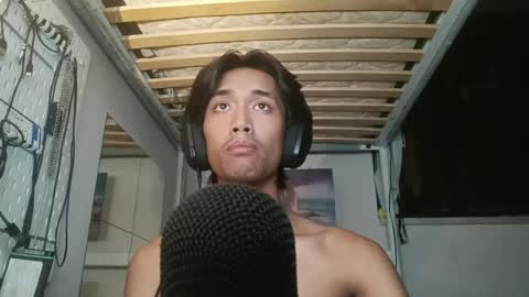 Snapshot of mhhhniceass chatting on 07-27-26, 12:28 hyde online show from 07-27-26, 12:28