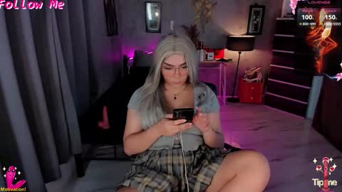 miss devil online show from 12-16-25, 01:21