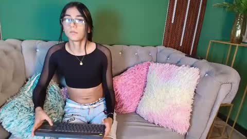 Mhia Kate online show from 02-25-25, 01:06