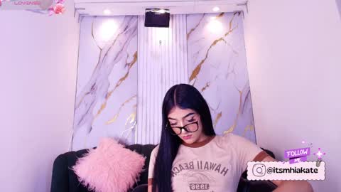 Snapshot of mhia_kate chatting on 05-15-26, 12:12 Mhia Kate online show from 05-15-26, 12:12