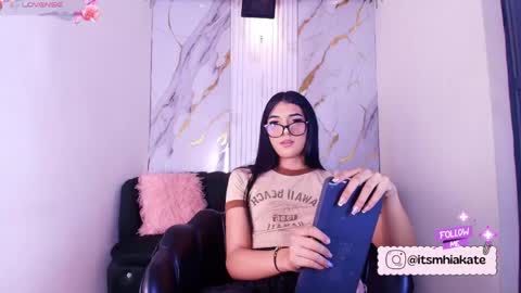 Snapshot of mhia_kate chatting on 05-25-26, 12:11 Mhia Kate online show from 05-25-26, 12:11