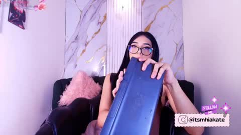 Snapshot of mhia_kate chatting on 06-03-26, 11:57 Mhia Kate online show from 06-03-26, 11:57