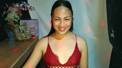 Mia online show from 12-16-25, 12:43