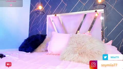 Snapshot of mia77_ chatting on 03-12-26, 02:50 Mia online show from 03-12-26, 02:50