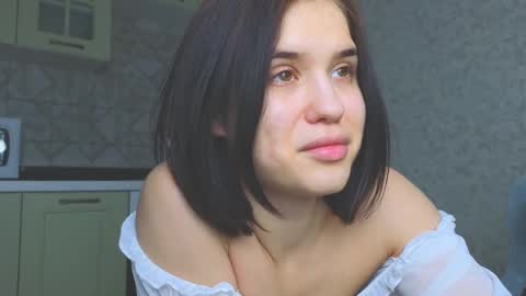 Snapshot of mia___lunaa chatting on 02-22-25, 01:11 Mia online show from 02-22-25, 01:11
