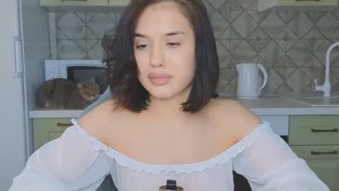 Snapshot of mia___lunaa chatting on 03-04-25, 07:41 Mia online show from 03-04-25, 07:41