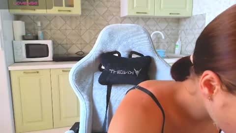 Snapshot of mia___lunaa chatting on 07-25-26, 10:02 Mia online show from 07-25-26, 10:02