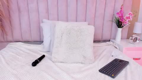 Snapshot of mia__bailey_ chatting on 07-15-26, 09:31 mia__bailey_ online show from 07-15-26, 09:31