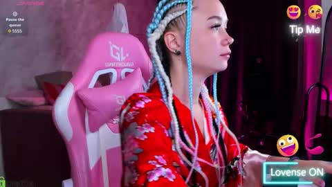 Mia  GMT7 Mon Tue Wen Thur 1000am-0300pm Sat 0300am-0900am online show from 10-30-25, 12:56