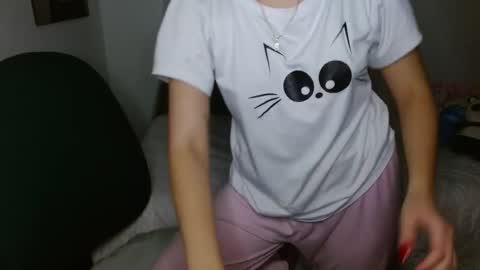 Mia online show from 11-29-25, 05:54