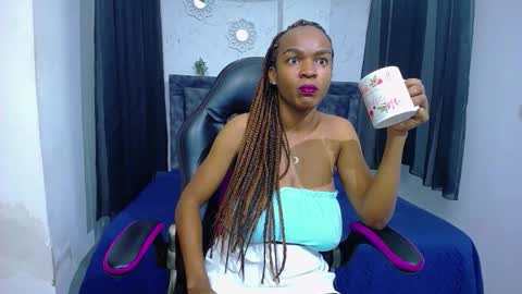 Snapshot of mia__thomson_ chatting on 02-03-26, 12:21 MIA online show from 02-03-26, 12:21