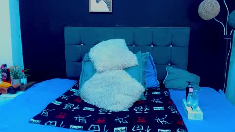 C A L L  M E  M I A  online show from 11-30-25, 06:01