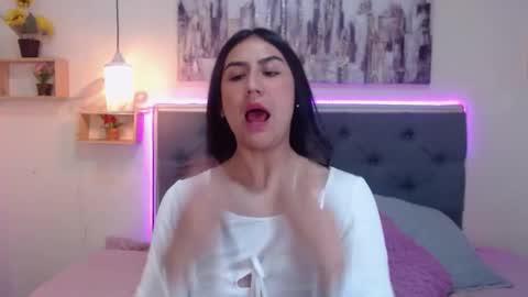 M I A  A Y R A online show from 10-10-25, 03:11