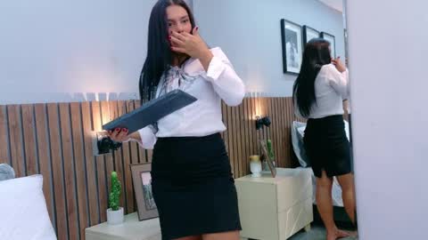 Mia Bellefort online show from 04-06-26, 09:16