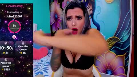 Snapshot of mia_bigtits_17 chatting on 12-24-24, 02:54 Mia online show from 12-24-24, 02:54