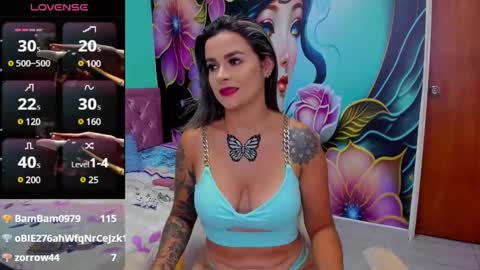 Snapshot of mia_bigtits_17 chatting on 03-09-25, 05:28 Mia online show from 03-09-25, 05:28