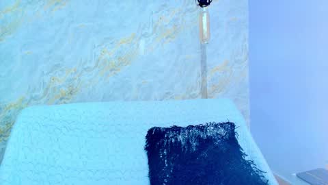 Mia  online show from 12-02-25, 12:10