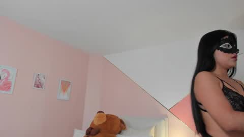 Mia Cano online show from 10-31-25, 11:44