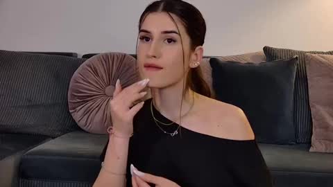 Snapshot of mia_carter99 chatting on 03-15-26, 07:53 Freya Allen online show from 03-15-26, 07:53