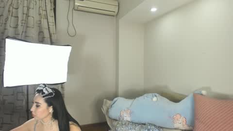 Snapshot of mia_choo chatting on 02-06-25, 07:29 Ami online show from 02-06-25, 07:29