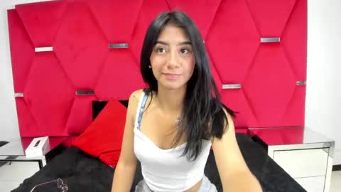 mia_clark18 online show from 10-17-25, 08:00