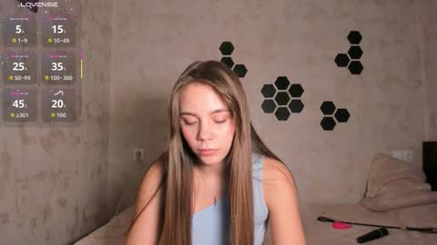 Snapshot of mia_com chatting on 11-21-25, 01:32 Mia next stream Thursday 1400 UTC1 Friday 1400 UTC1 online show from 11-21-25, 01:32