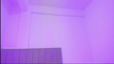 Snapshot of mia_cute25 chatting on 12-19-25, 11:28 online show from 12-19-25, 11:28