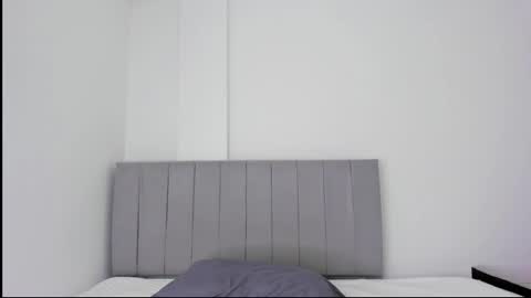 Snapshot of mia_cute25 chatting on 12-20-25, 11:50 online show from 12-20-25, 11:50