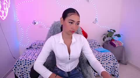 mia_cute_girl online show from 06-01-26, 01:35