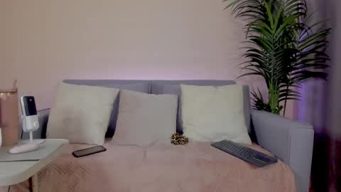 Snapshot of mia_daniellshot chatting on 05-09-26, 12:10 Sarah Luna online show from 05-09-26, 12:10