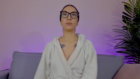 Snapshot of mia_daniellshot chatting on 05-19-26, 12:33 Sarah Luna online show from 05-19-26, 12:33