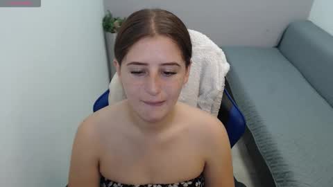 Snapshot of mia_diaz1 chatting on 09-25-25, 01:26 Mia online show from 09-25-25, 01:26
