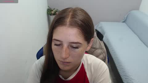 Mia online show from 11-12-25, 01:44