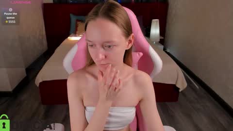 Snapshot of mia_e1fie chatting on 01-06-26, 01:09 mia_e1fie online show from 01-06-26, 01:09