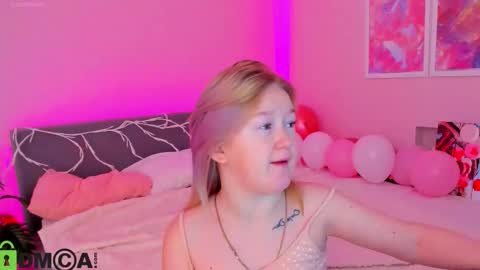 Snapshot of mia_ferd chatting on 10-05-25, 02:32 Mia online show from 10-05-25, 02:32