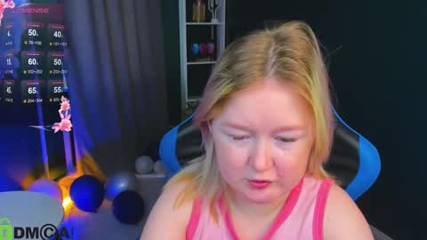 Snapshot of mia_ferd chatting on 10-09-25, 08:23 Mia online show from 10-09-25, 08:23