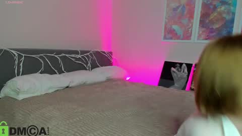 Snapshot of mia_ferd chatting on 10-21-25, 02:45 Mia online show from 10-21-25, 02:45