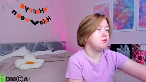 Snapshot of mia_ferd chatting on 10-29-25, 02:47 Mia online show from 10-29-25, 02:47