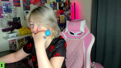 Snapshot of mia_ferd chatting on 04-27-26, 02:53 Mia online show from 04-27-26, 02:53